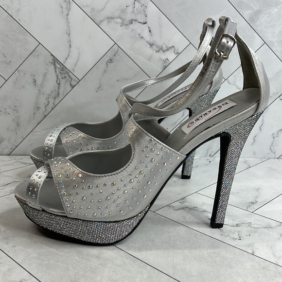 NWT Dyeables Womens Sonya Silver Satin Platform Crossover Strap Sandals 9B - Picture 4 of 11